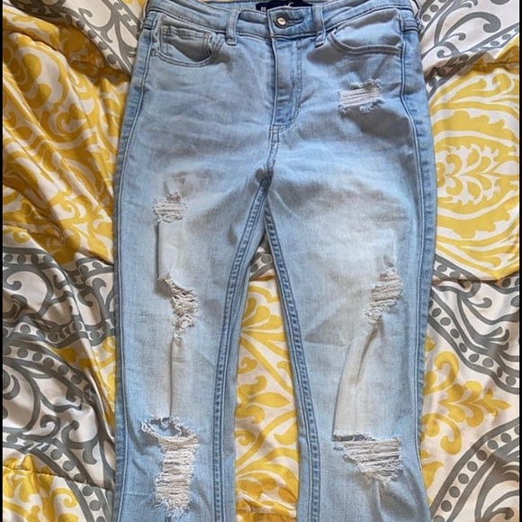 Hollister Denim - Hollister high rise jeans